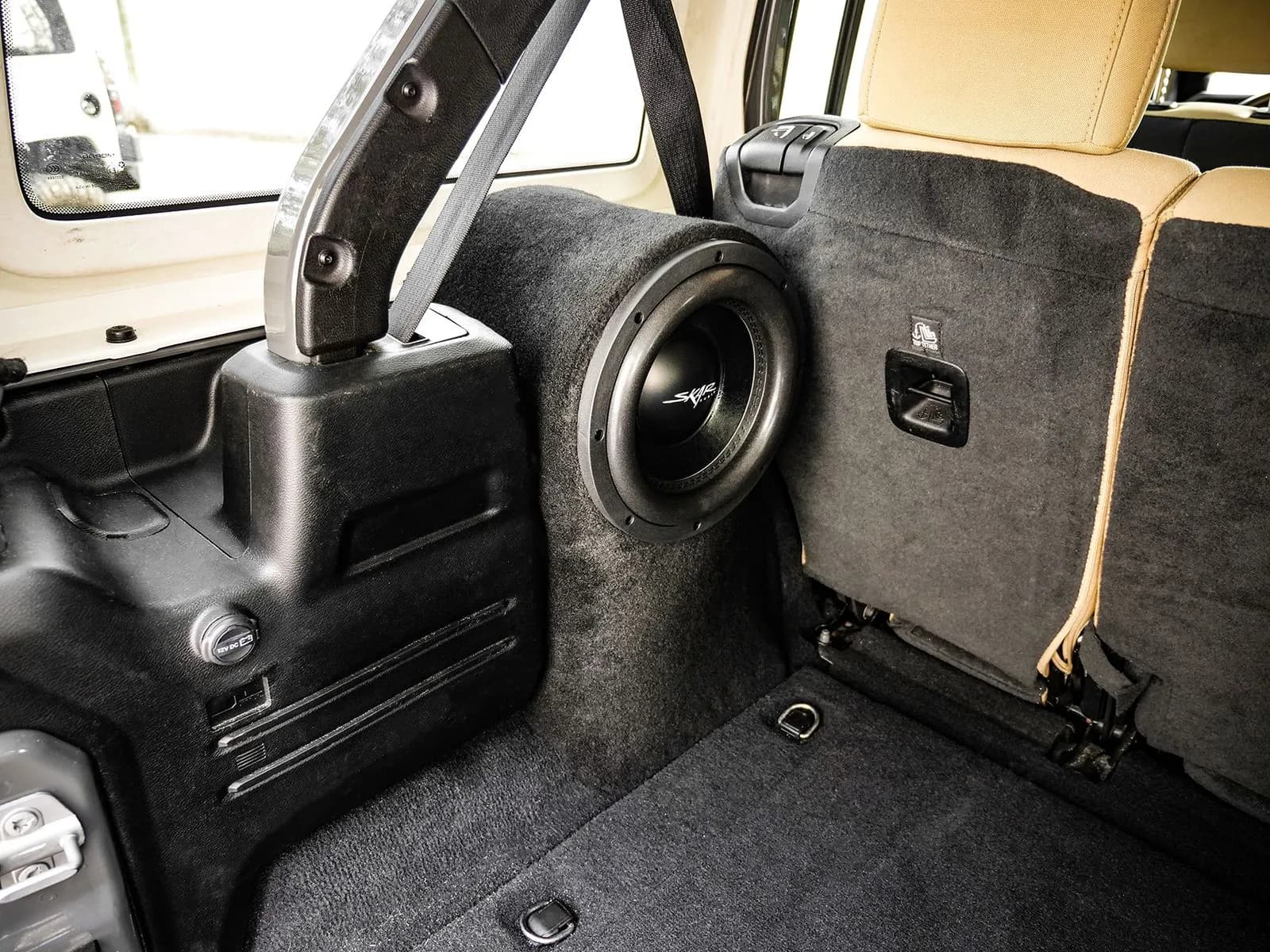 Featured Product Photo 9 for Single 10" 800W Max Power Loaded Subwoofer Enclosure Compatible with 2018-2025 Jeep Wrangler JL 4-Door Vehicles (Driver Side)