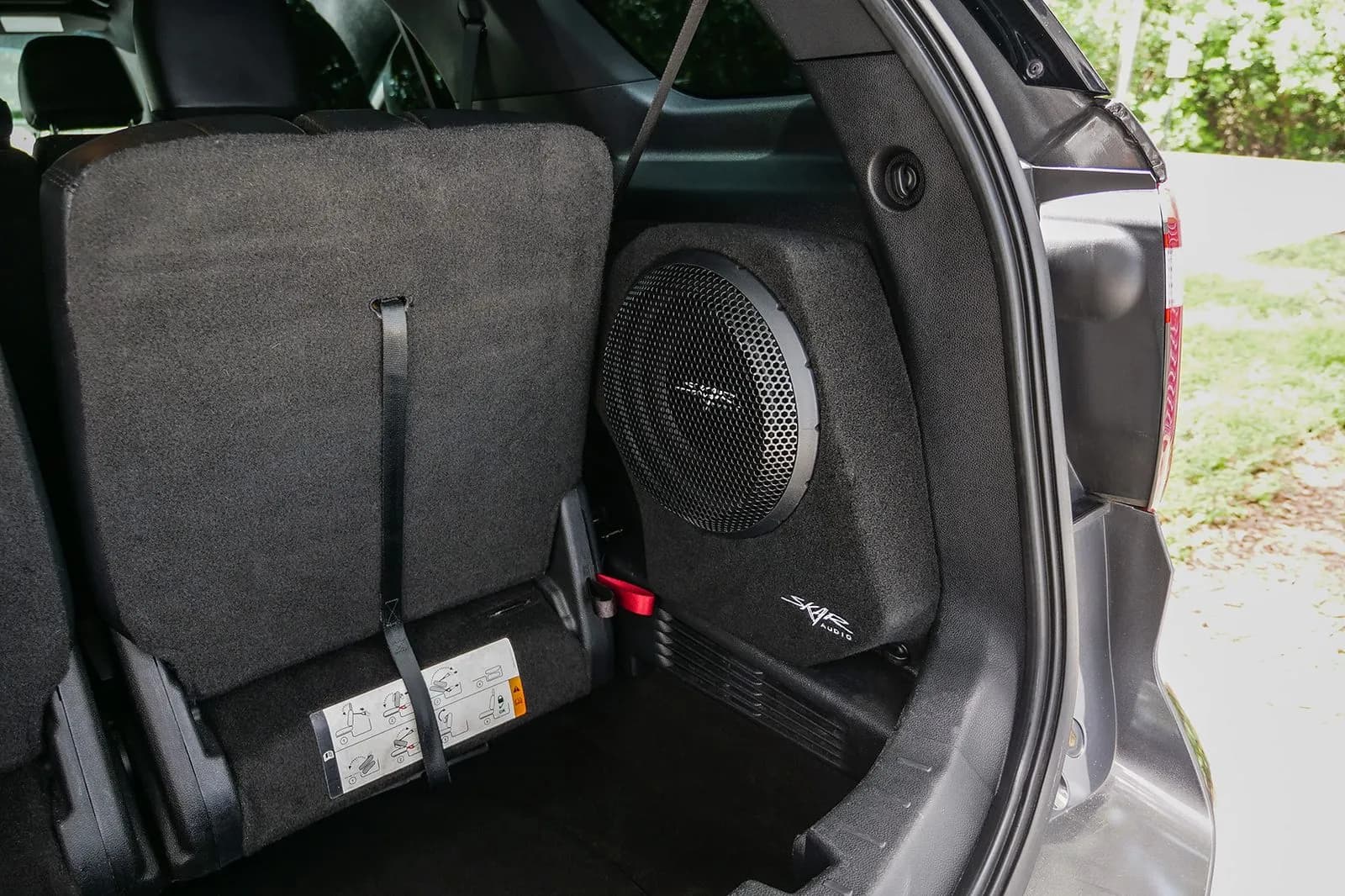 Featured Product Photo 9 for Single 10" 1000W Max Power Loaded Subwoofer Enclosure Compatible with 2011-2019 Ford Explorer Vehicles