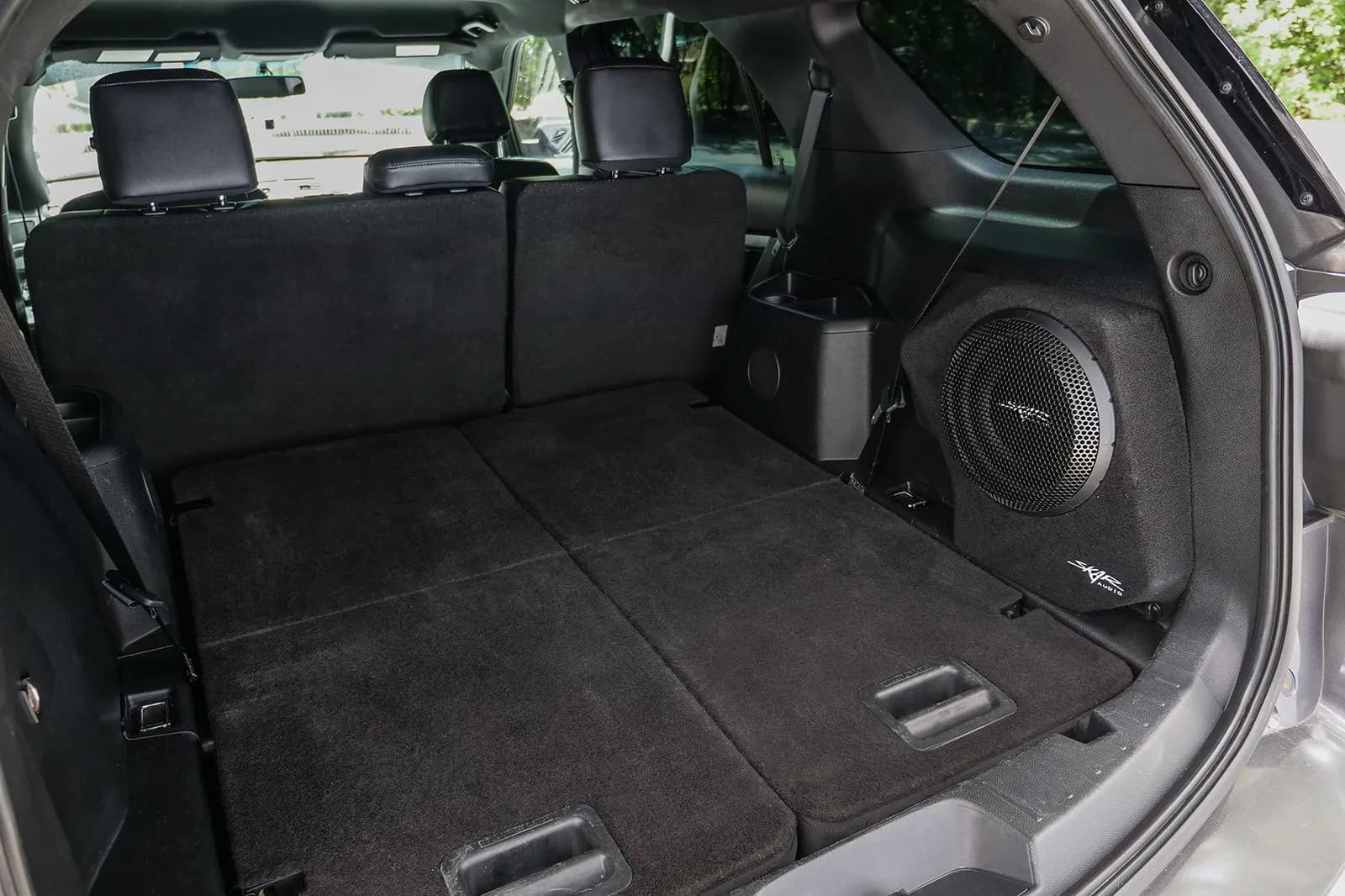 Featured Product Photo 10 for Single 10" 1000W Max Power Loaded Subwoofer Enclosure Compatible with 2011-2019 Ford Explorer Vehicles