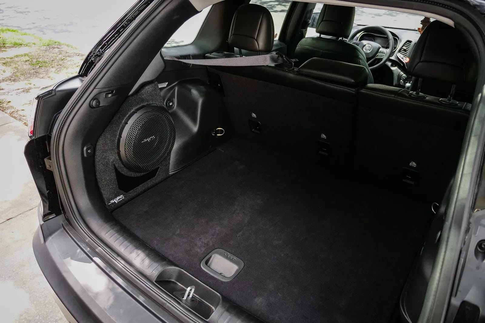 Single 10" 1,000W Max Power Loaded Subwoofer Enclosure Compatible with 2014-2023 Jeep Cherokee Vehicles #10